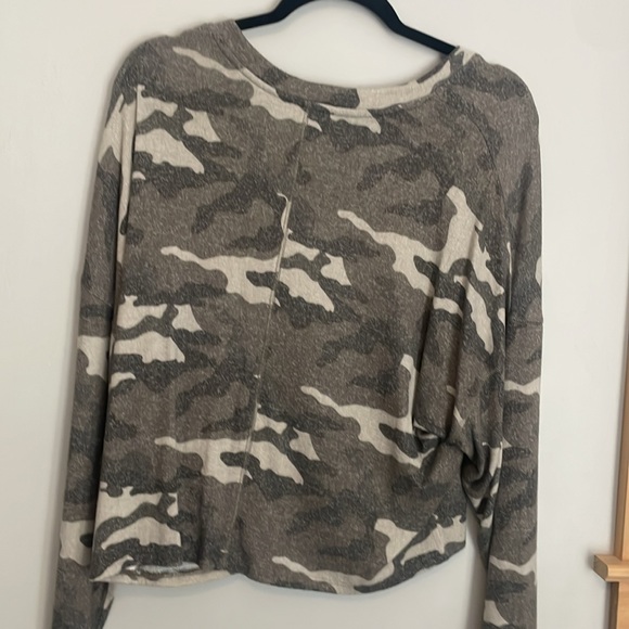 Camo sweater - Picture 2 of 2